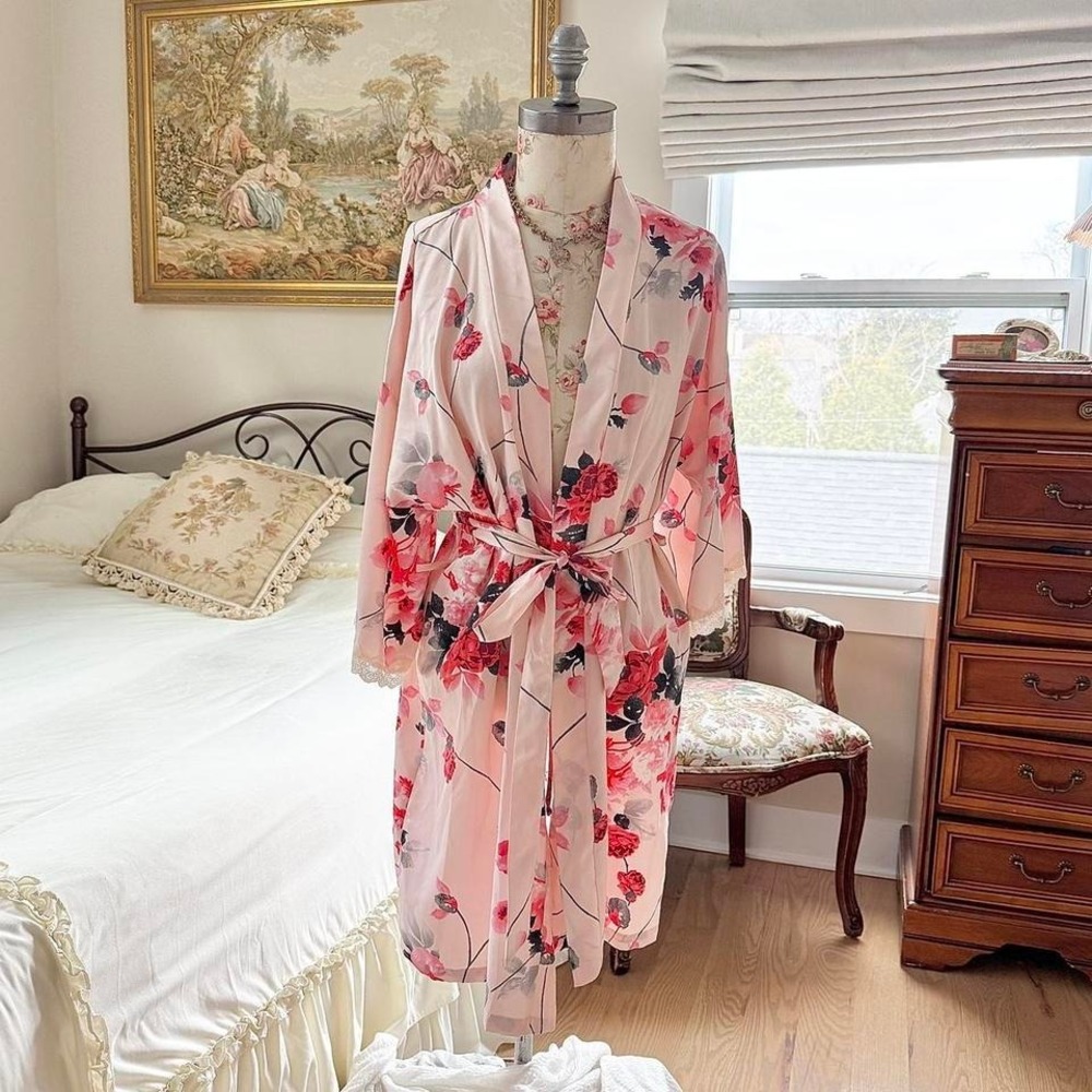 pink floral robe  y2k apt 9 pink floral robe size‎ medium